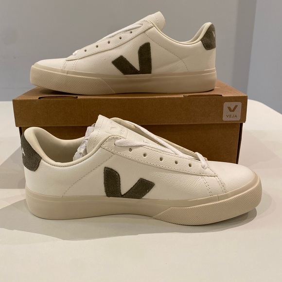 Veja Campo Sneaker in White/Kaki Green sz 39EU/8US New in Box - Picture 3 of 8